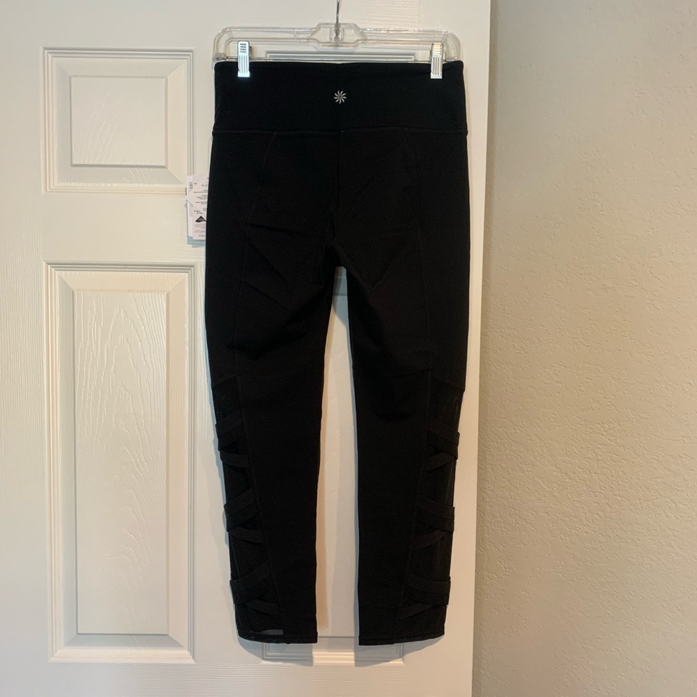 NWT Athleta High Rise Mesh Chaturanga Capri Size M-Tall - Picture 3 of 7